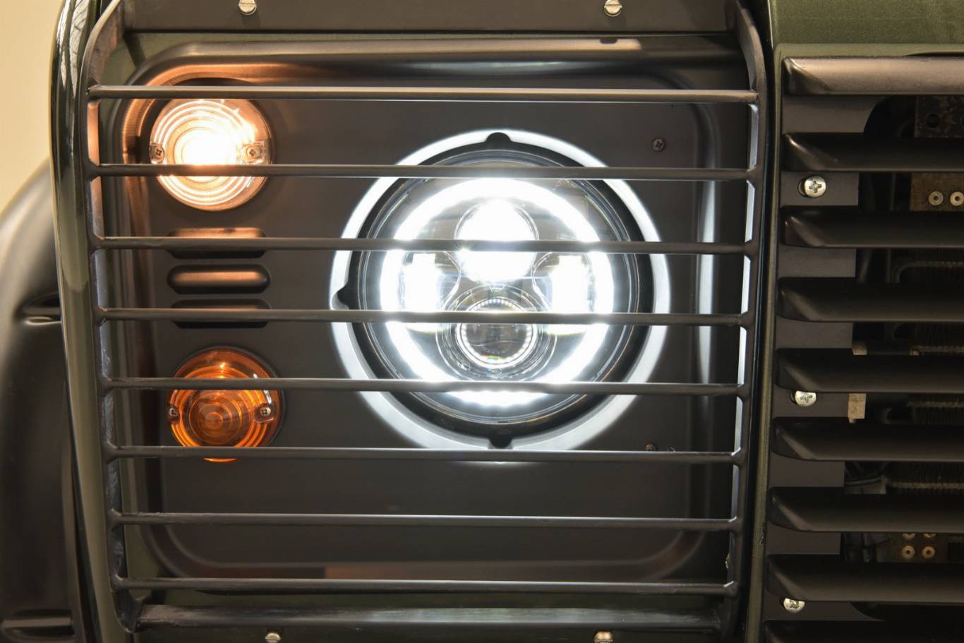 LAND ROVER Defender 54