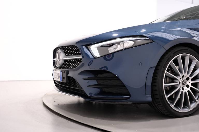 MERCEDES-BENZ A 180 71