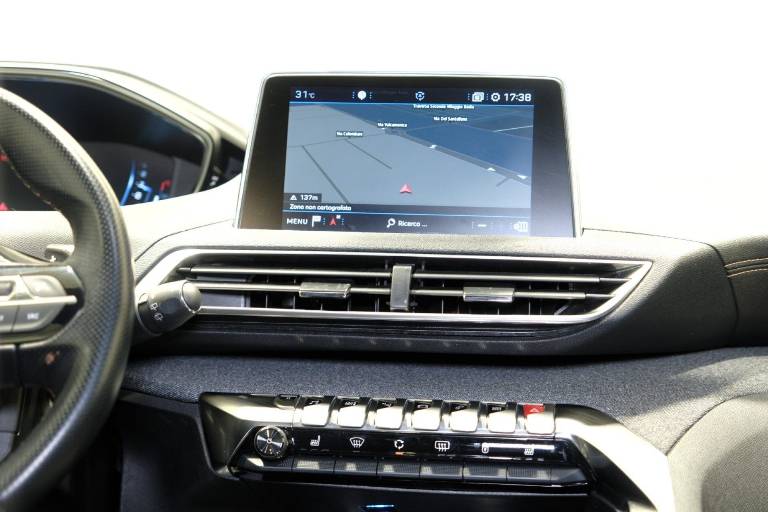 PEUGEOT 3008 44