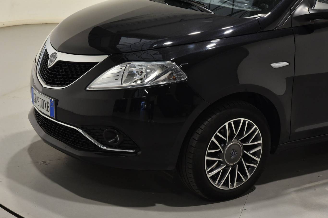 LANCIA Ypsilon 17