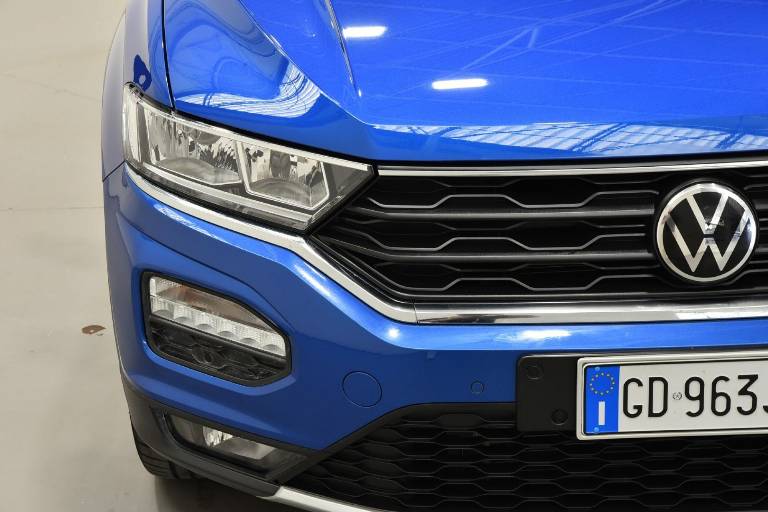 VOLKSWAGEN T-Roc 17