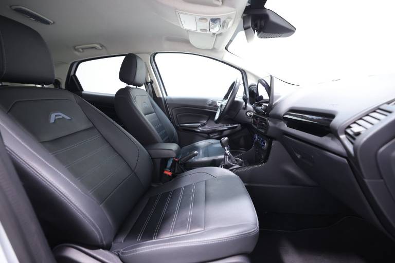 FORD EcoSport 44