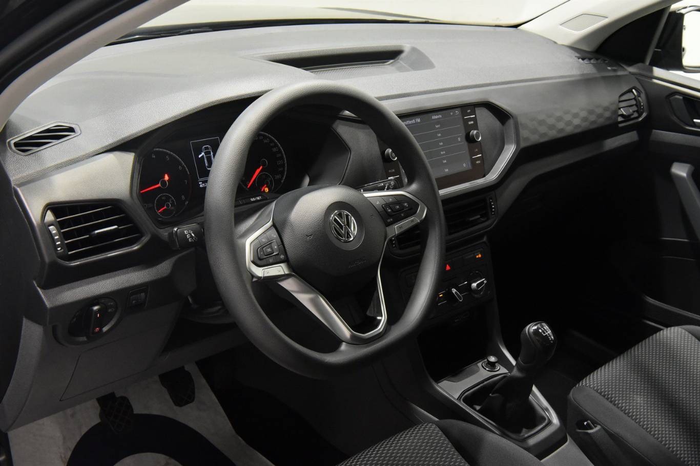 VOLKSWAGEN T-Cross 3