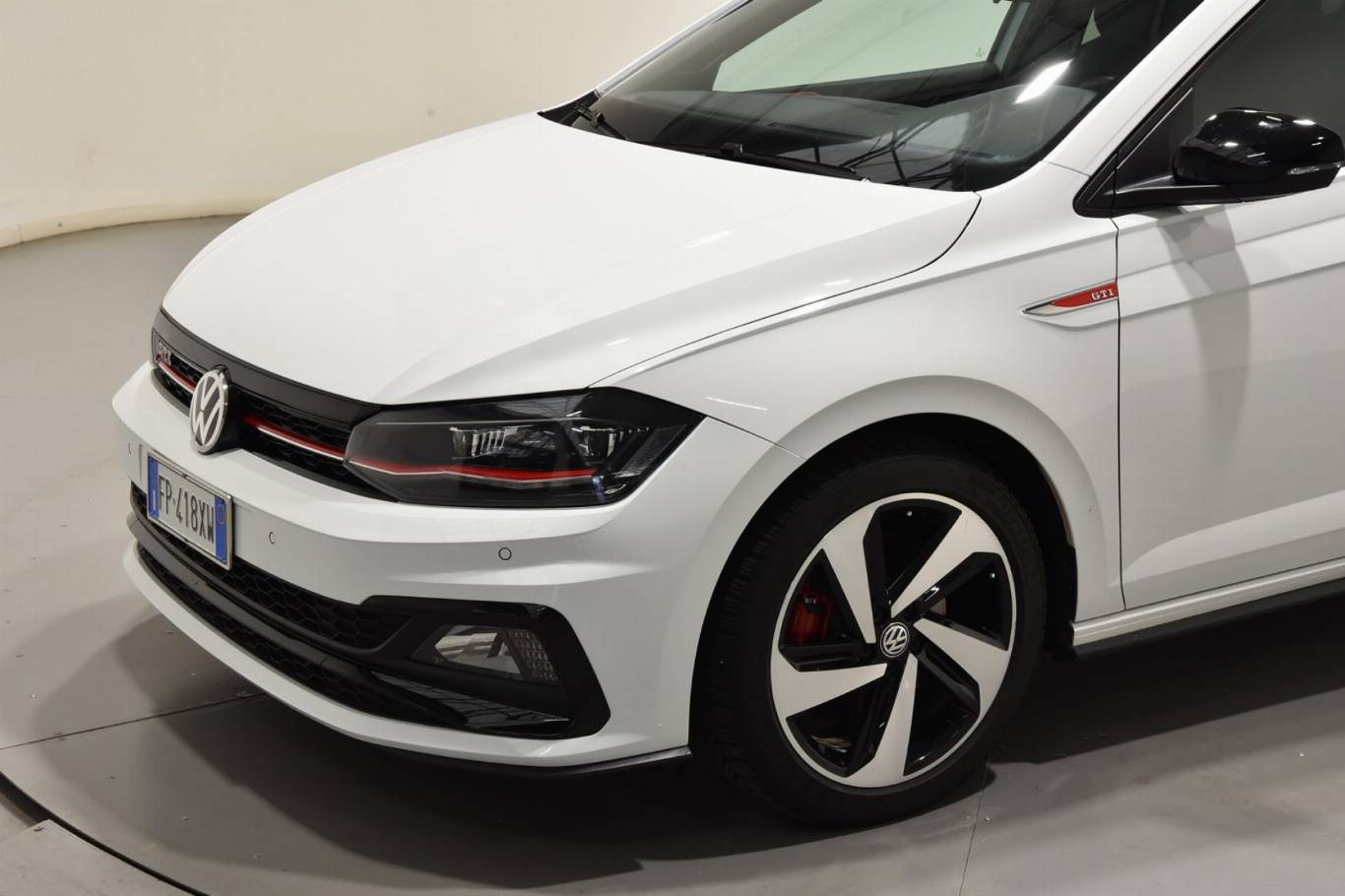 VOLKSWAGEN Polo GTI 33