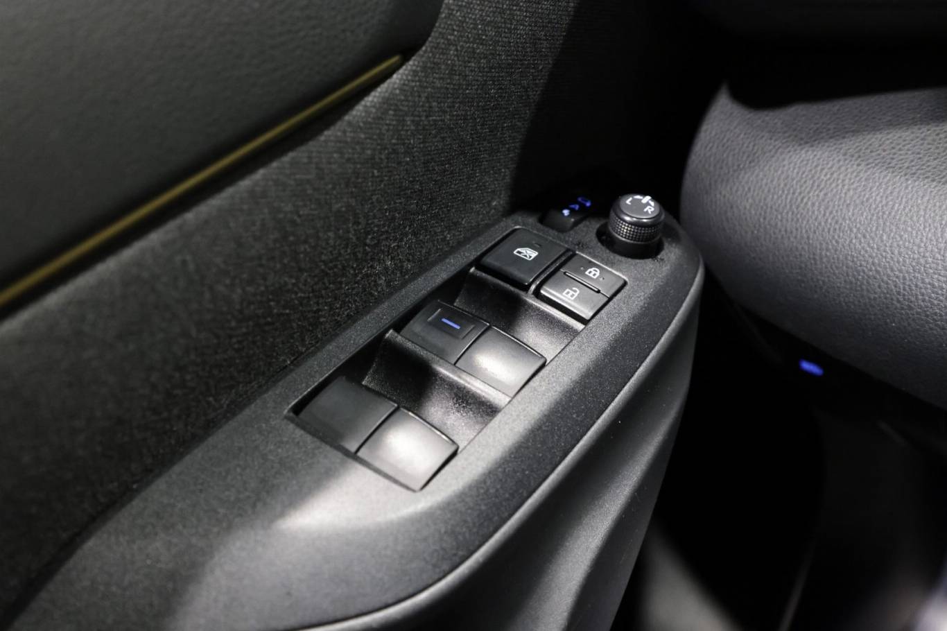 TOYOTA Yaris Cross 29