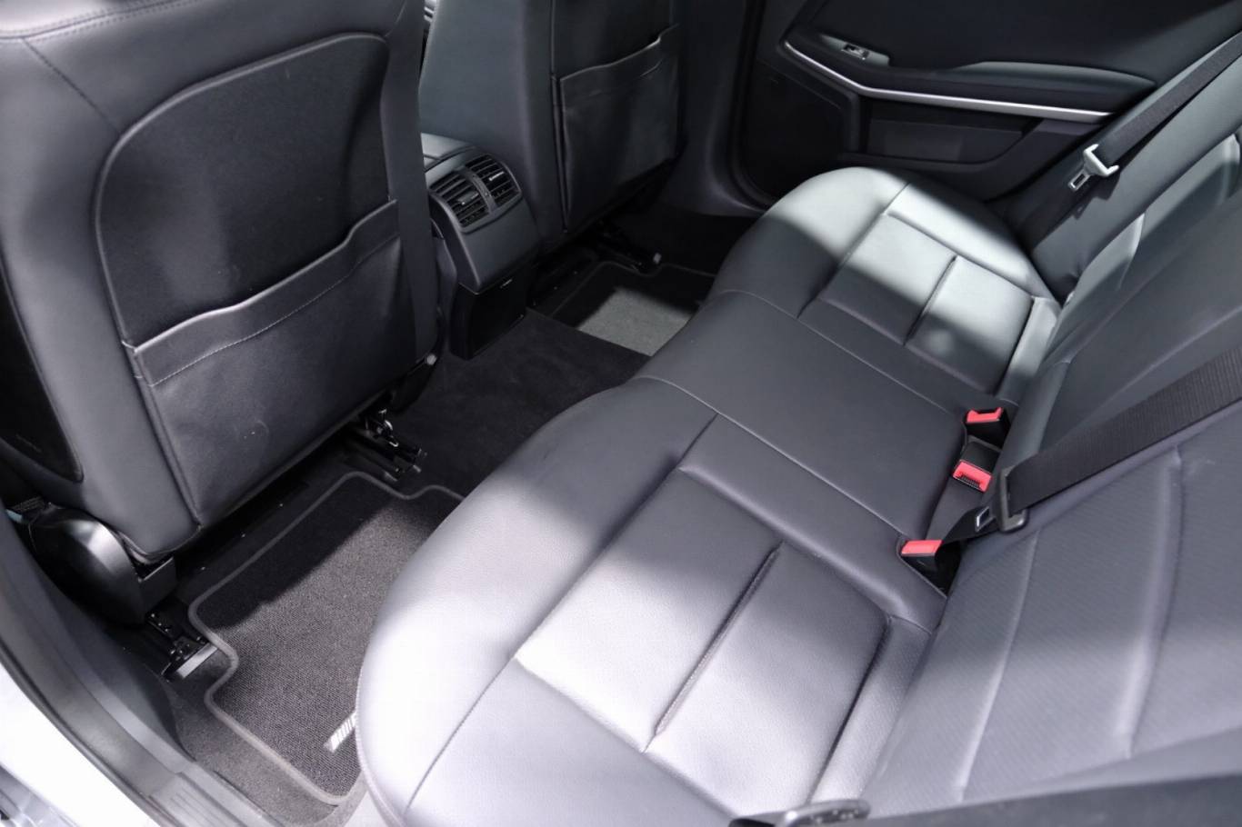 MERCEDES-BENZ E 250 42