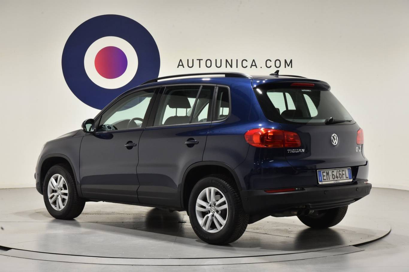 VOLKSWAGEN Tiguan 2