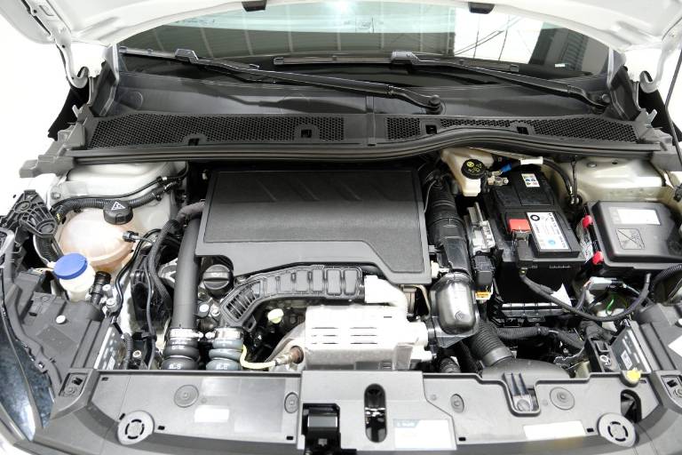 PEUGEOT 208 62