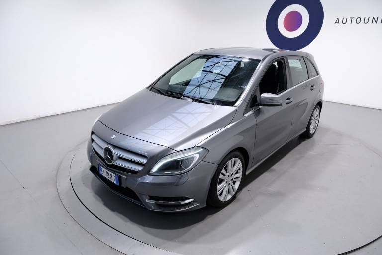 MERCEDES-BENZ B 200 55