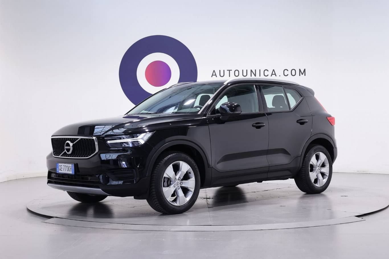 VOLVO XC40 1