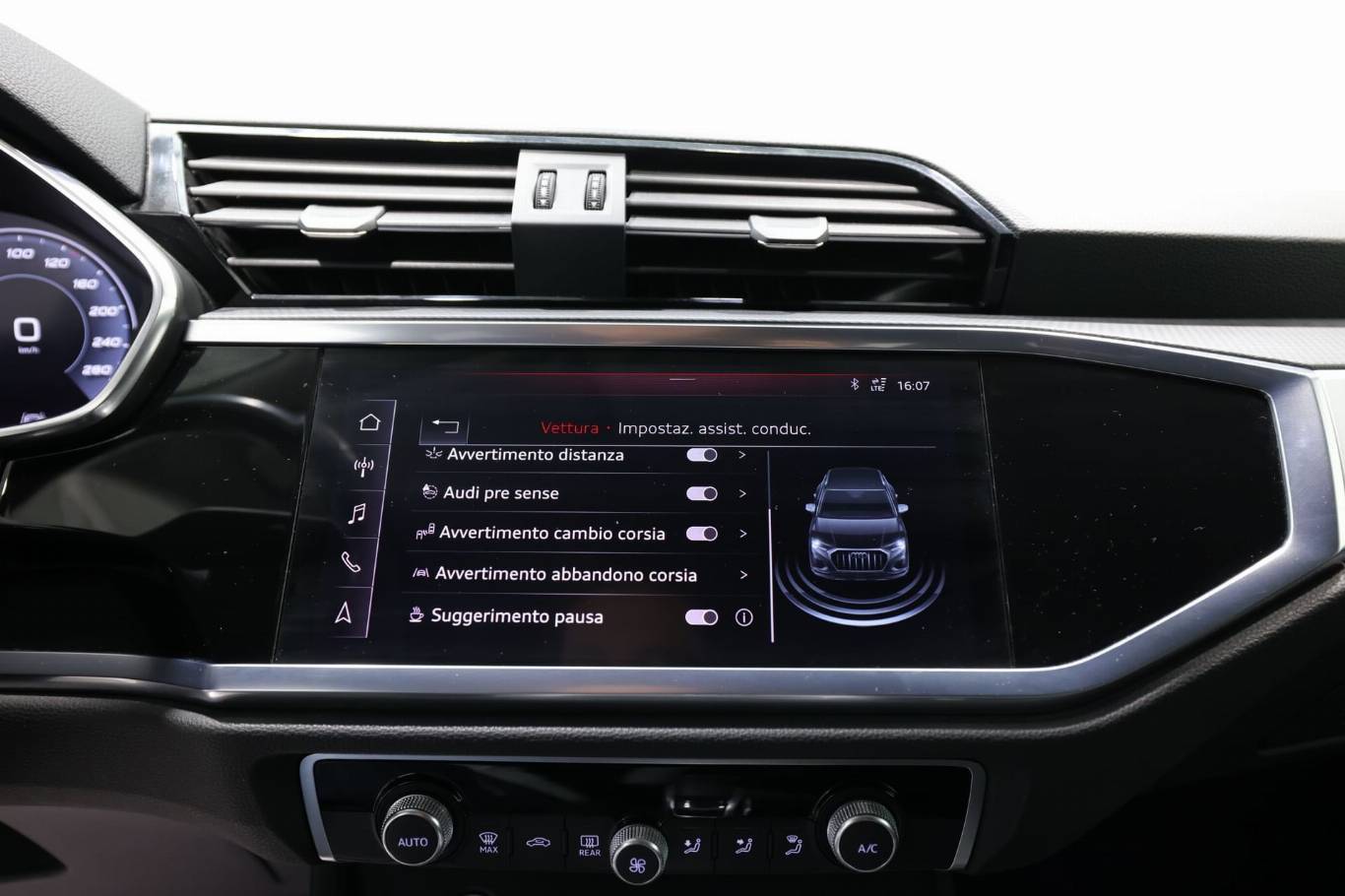 AUDI Q3 29