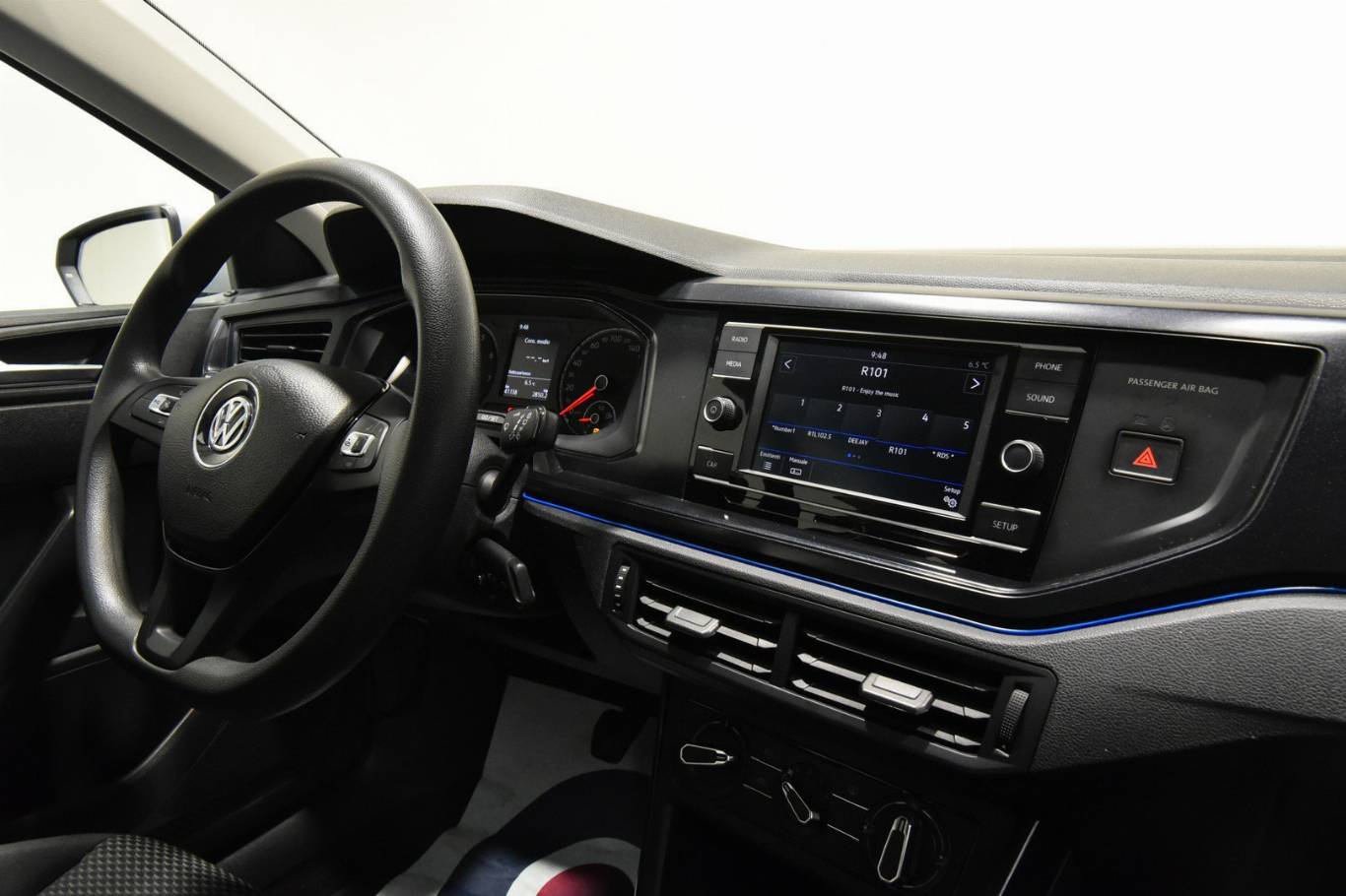 VOLKSWAGEN Polo 28