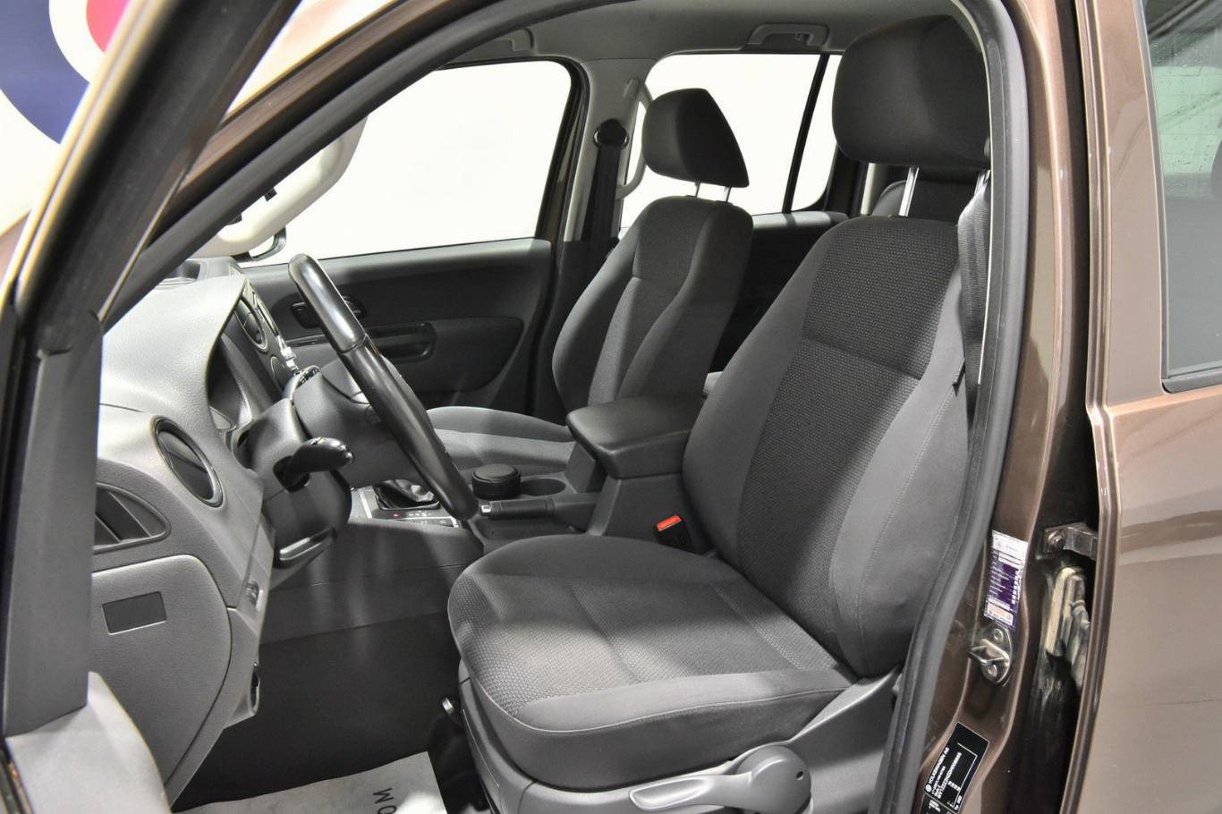 VOLKSWAGEN Amarok 11
