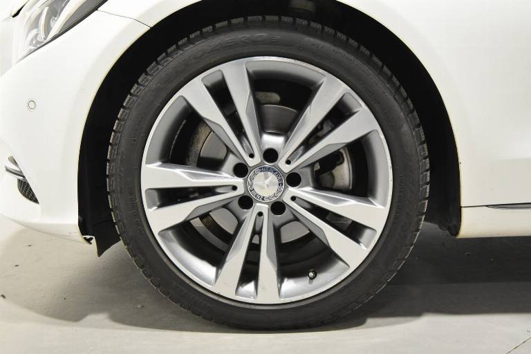 MERCEDES-BENZ C 220 32