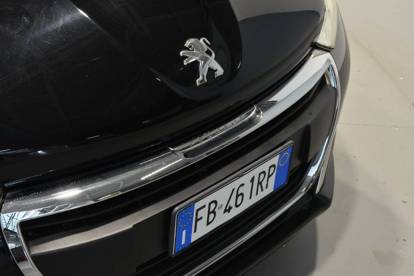 PEUGEOT 208 36