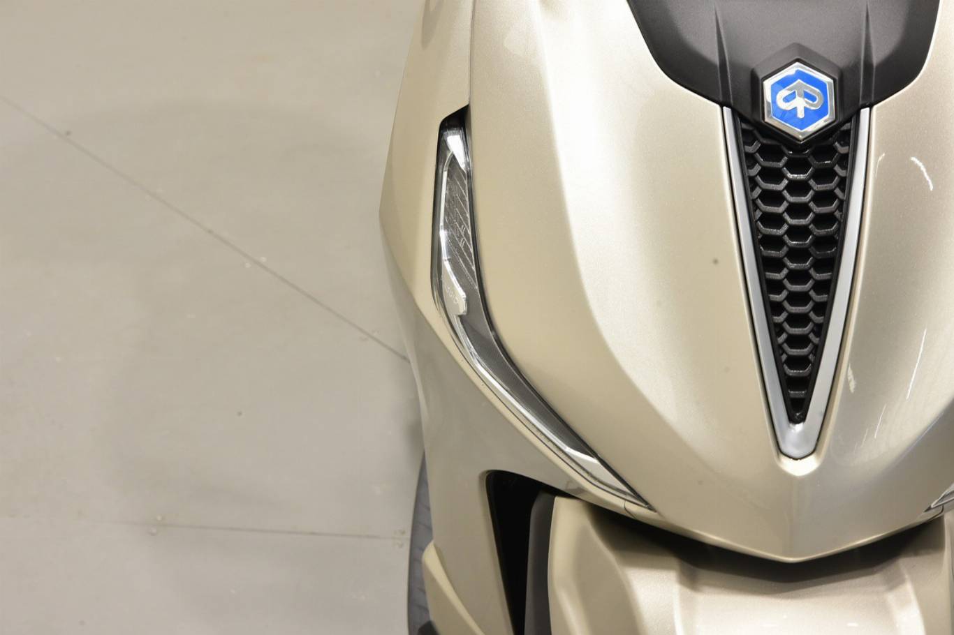 PIAGGIO Beverly 300 i.e. 9