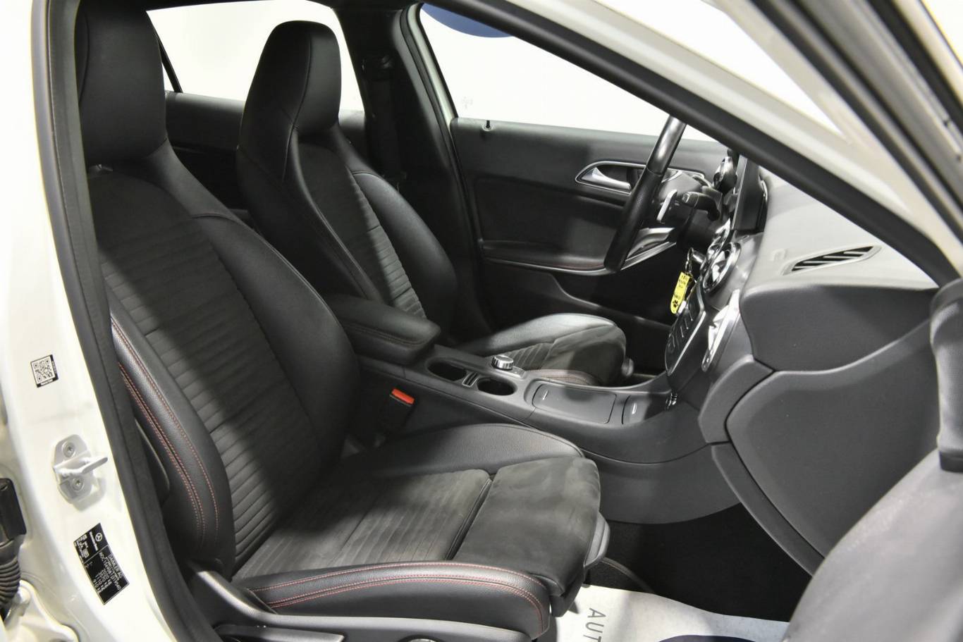 MERCEDES-BENZ GLA 200 19