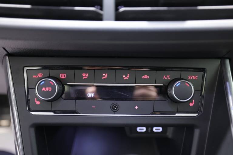 VOLKSWAGEN Polo GTI 28