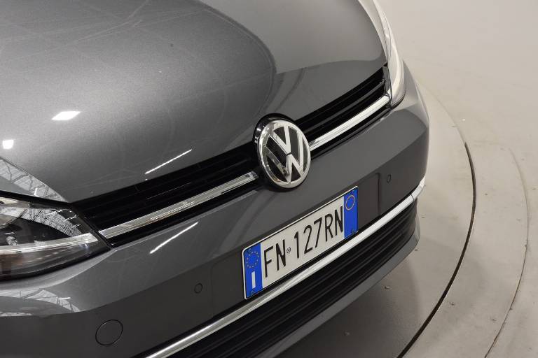 VOLKSWAGEN Golf 45