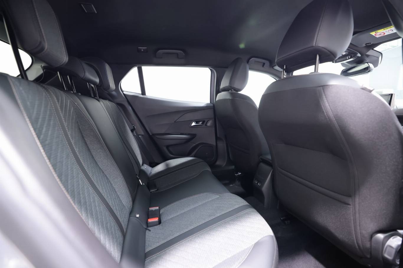 PEUGEOT 2008 51