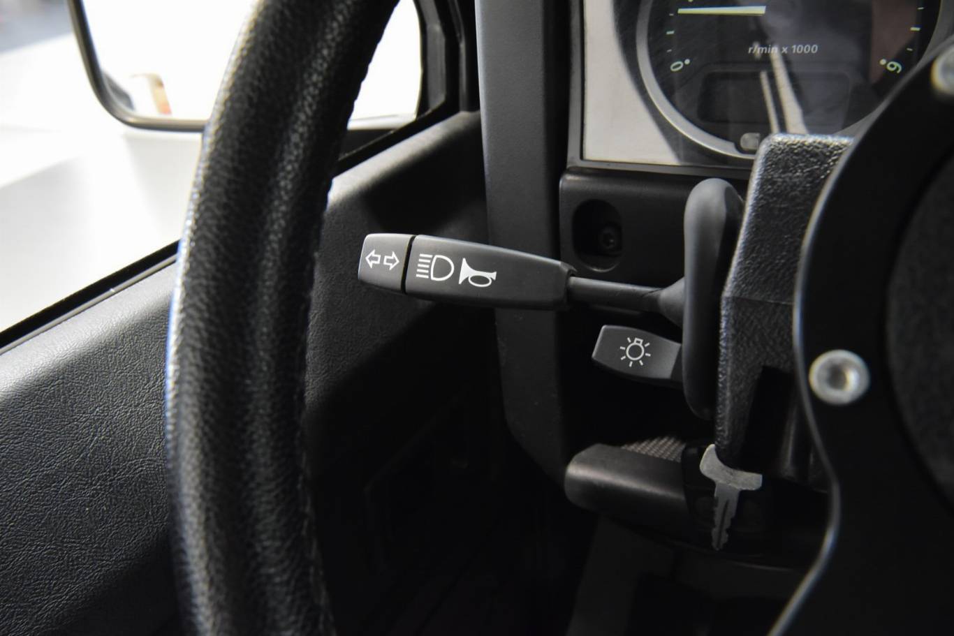 LAND ROVER Defender 25