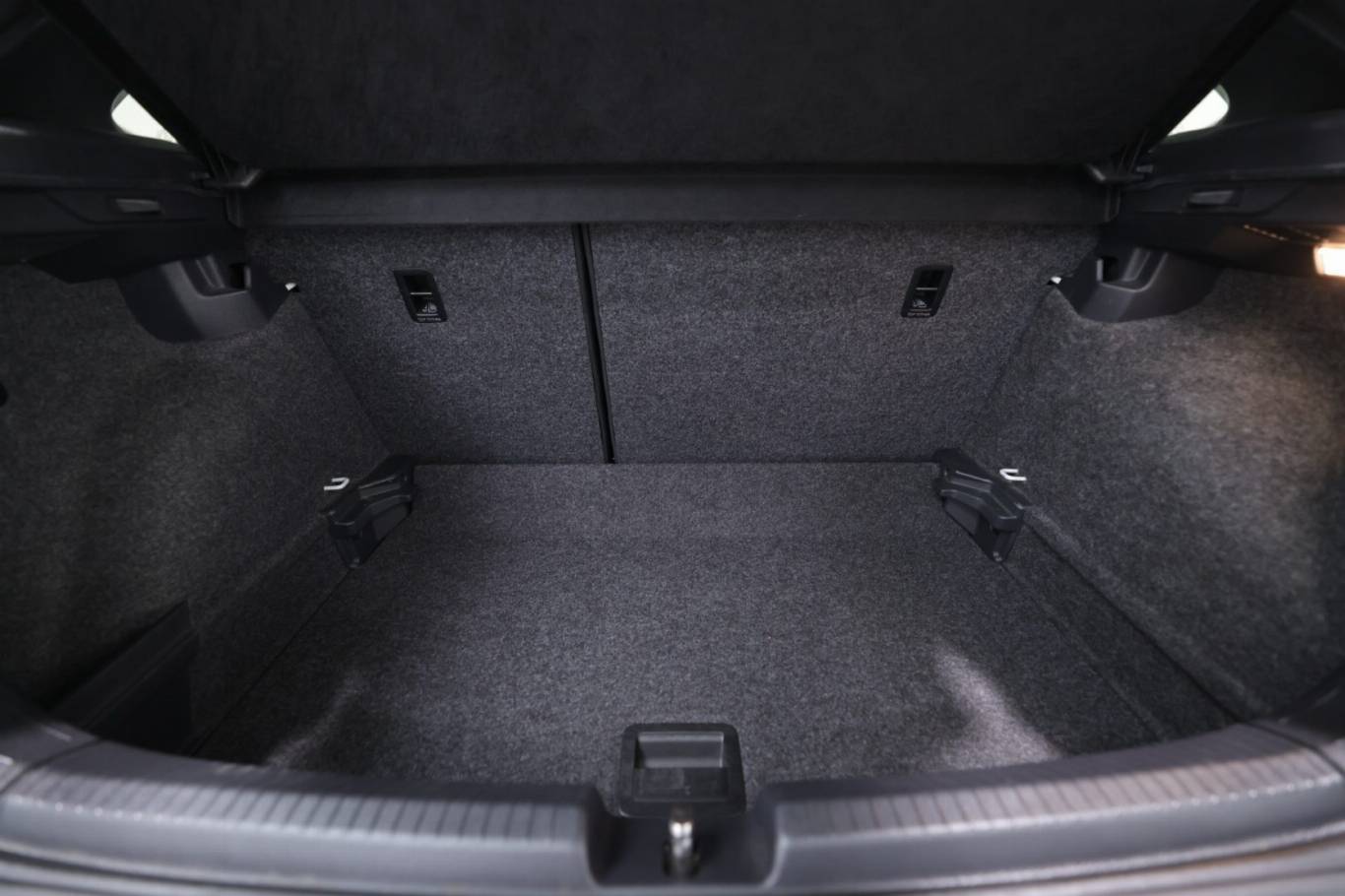 VOLKSWAGEN Polo GTI 48