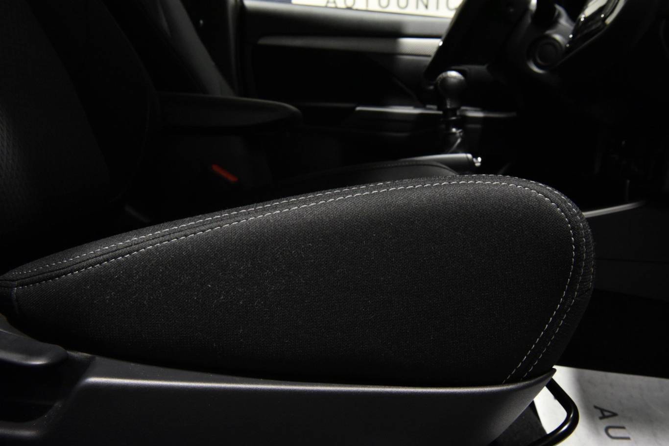 MITSUBISHI Outlander 29