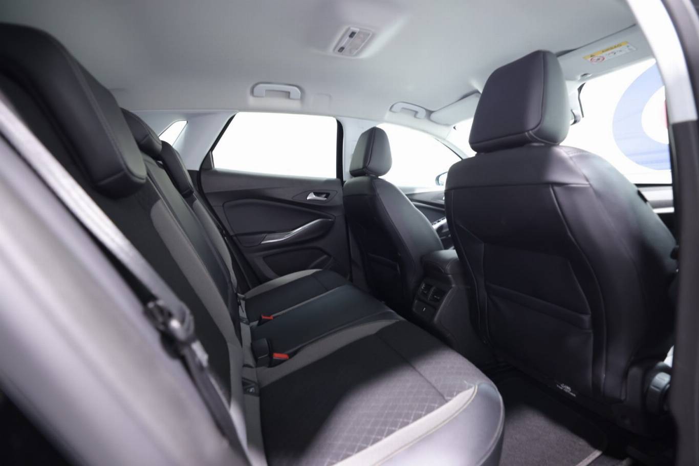 OPEL Grandland X 54