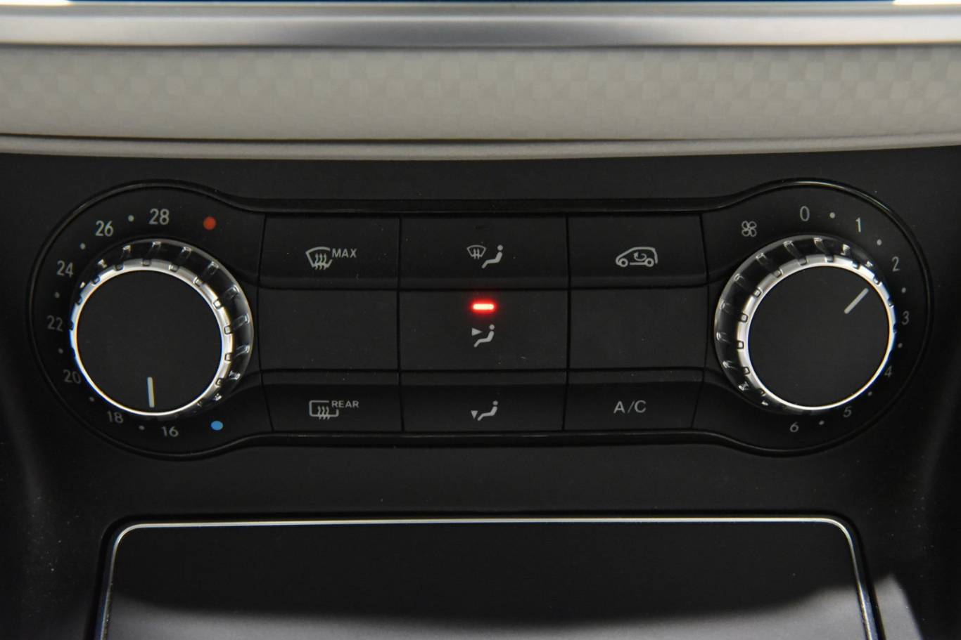 MERCEDES-BENZ A 200 11