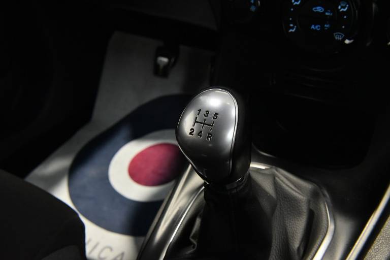 FORD Fiesta 22
