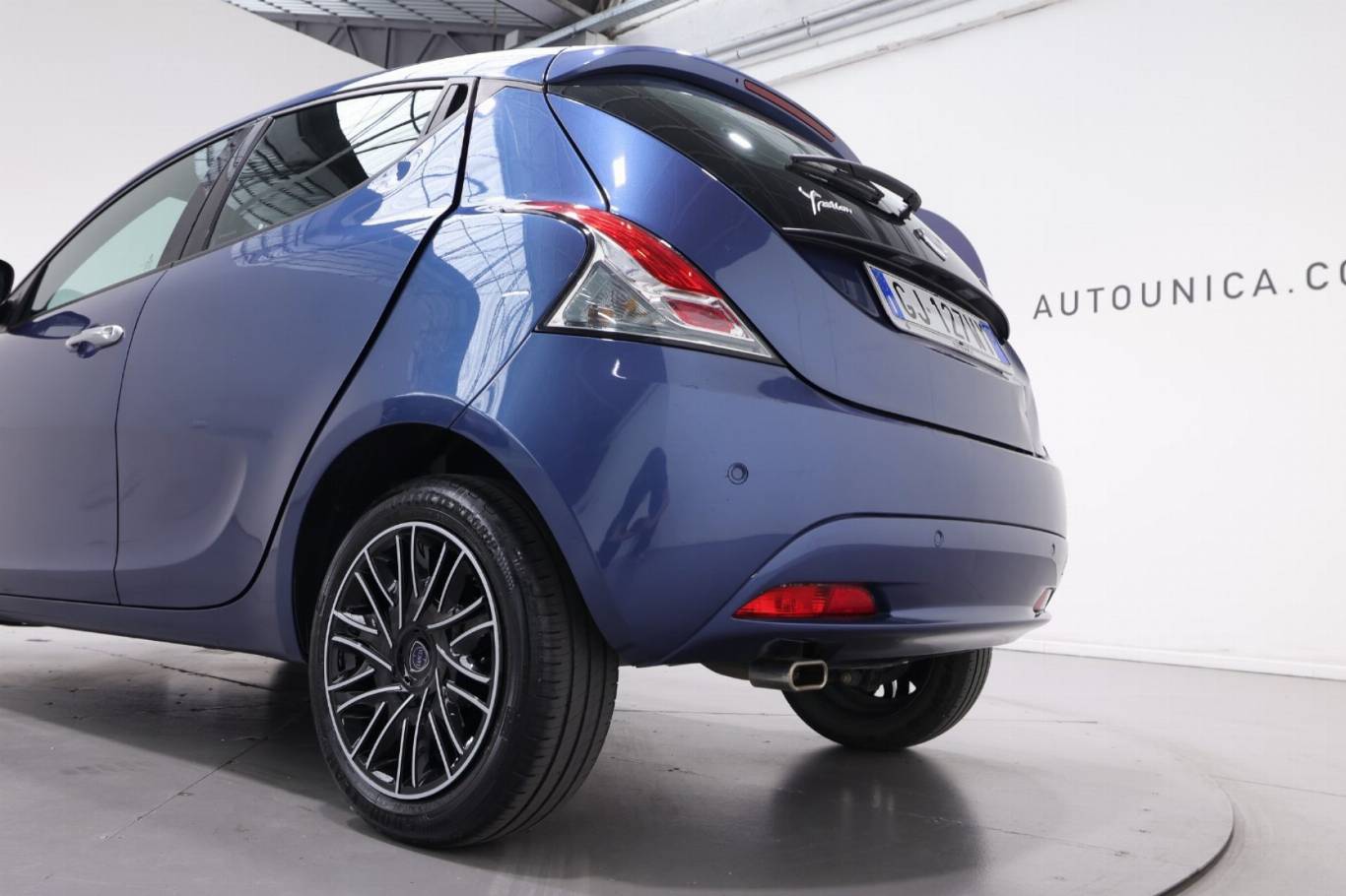 LANCIA Ypsilon 33