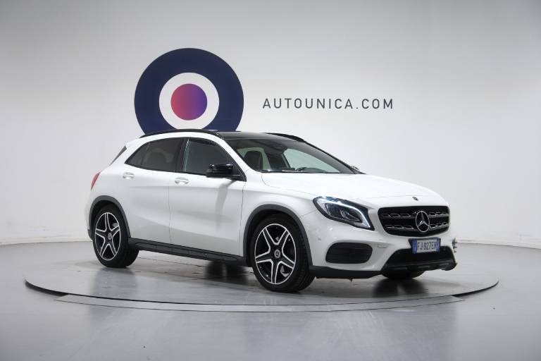 MERCEDES-BENZ GLA 220 3
