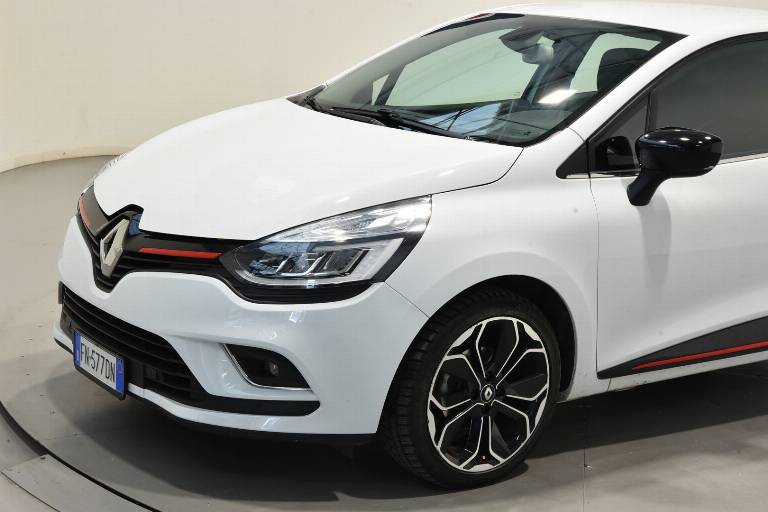 RENAULT Clio 33