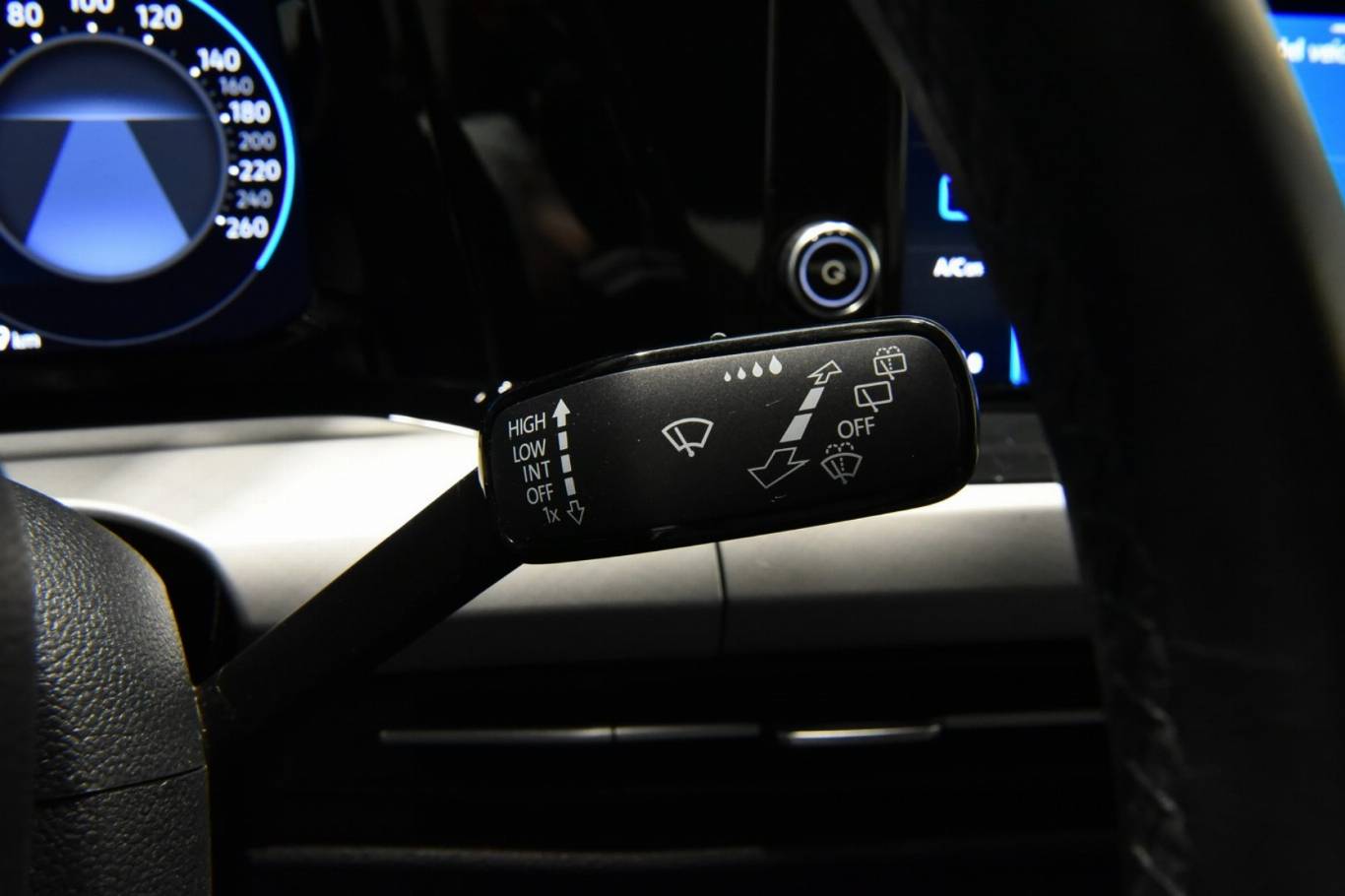 VOLKSWAGEN Golf Variant 27