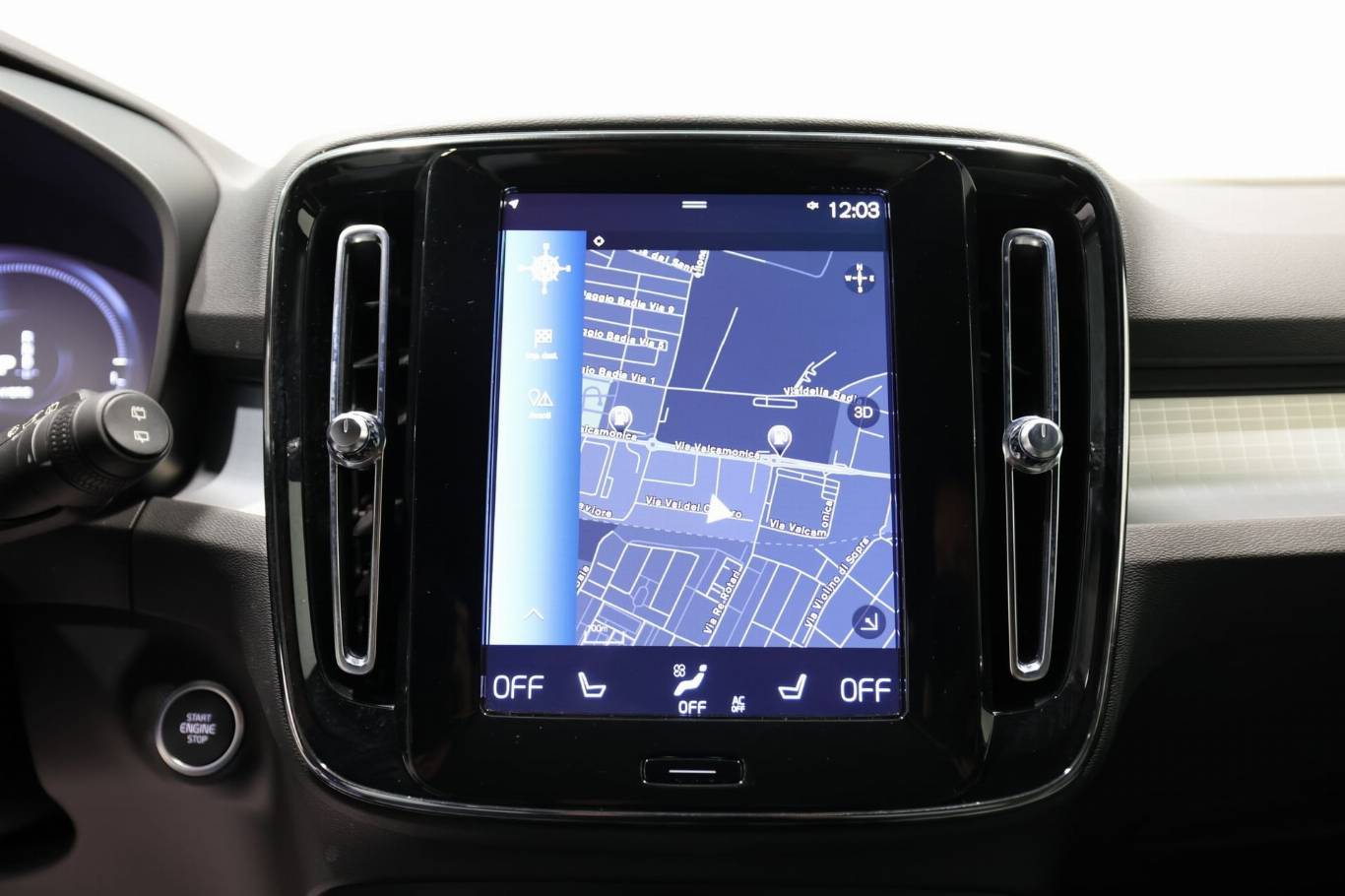 VOLVO XC40 26