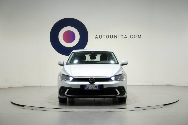 VOLKSWAGEN Polo 2
