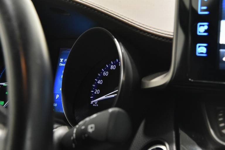 TOYOTA C-HR 42
