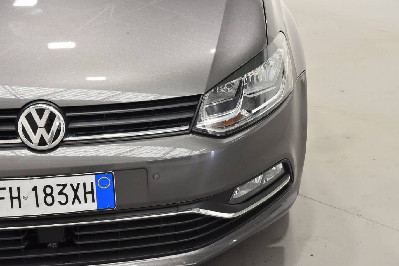 VOLKSWAGEN Polo 14