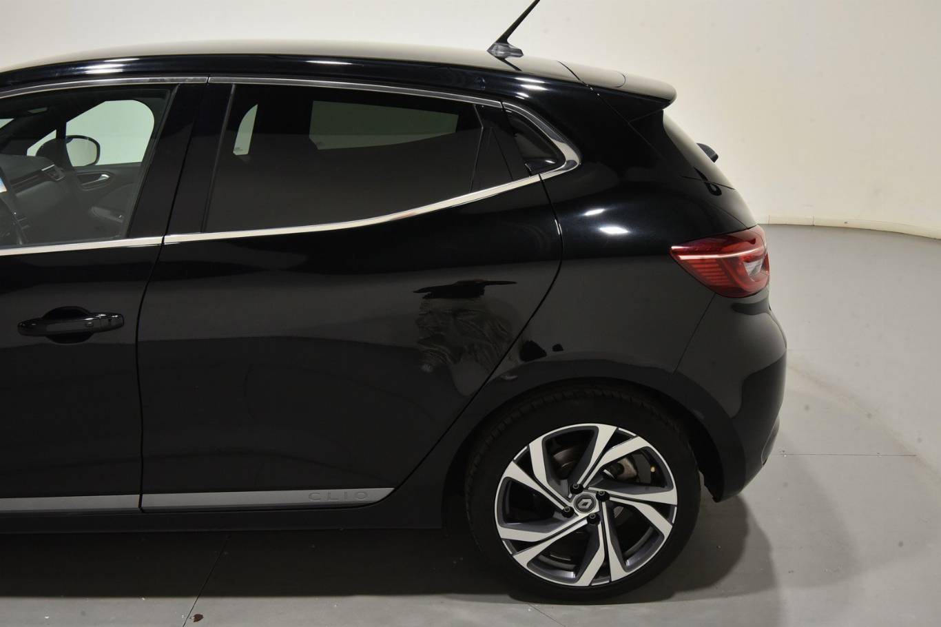 RENAULT Clio 44