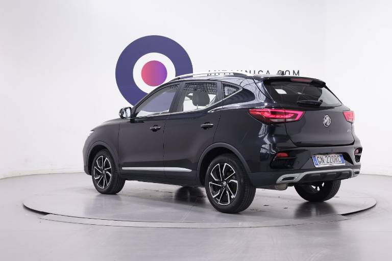 MG ZS 18