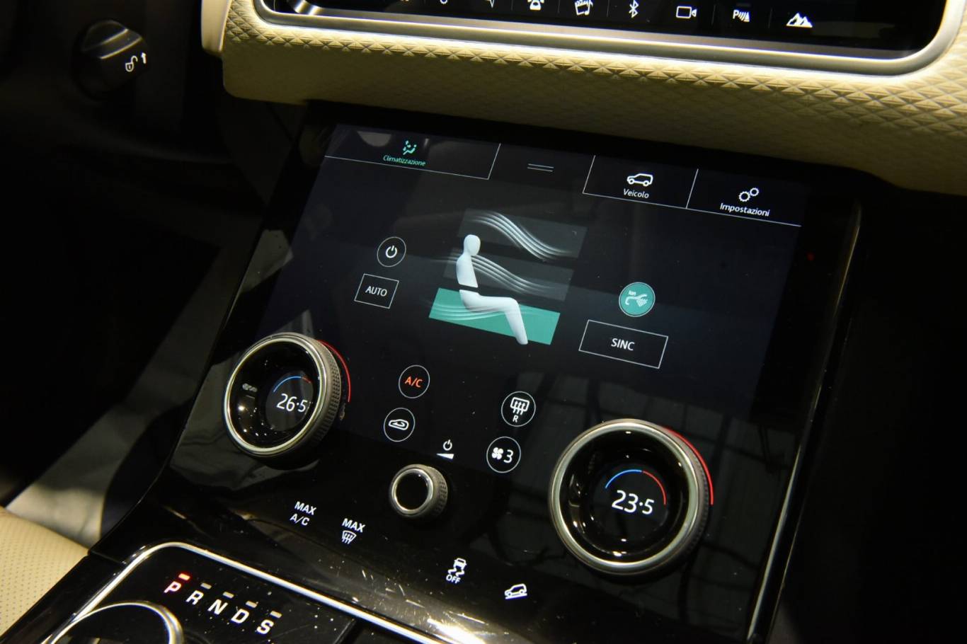LAND ROVER Range Rover Velar 42