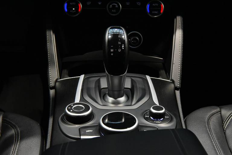 ALFA ROMEO Stelvio 10