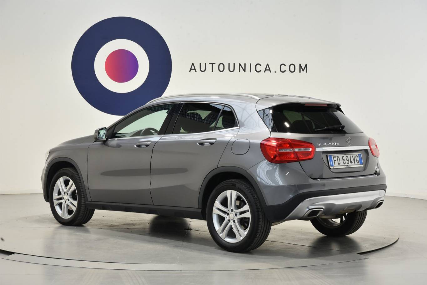 MERCEDES-BENZ GLA 200 2