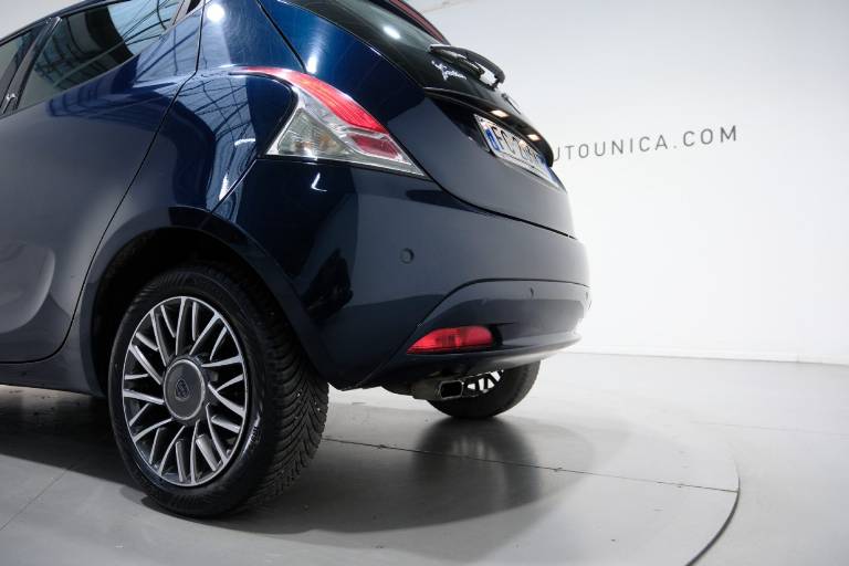 LANCIA Ypsilon 40