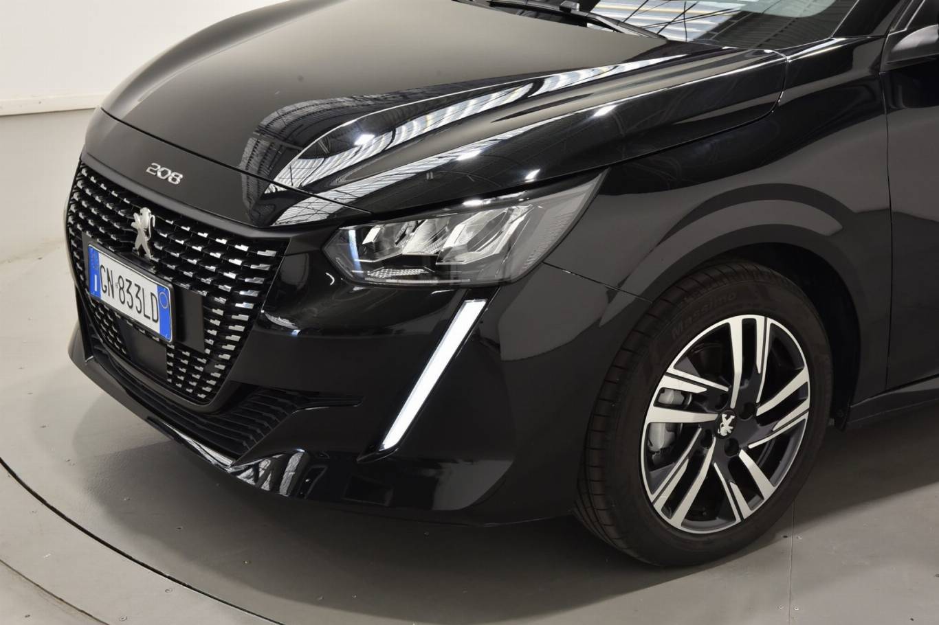 PEUGEOT 208 29