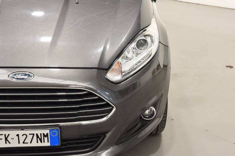 FORD Fiesta 14