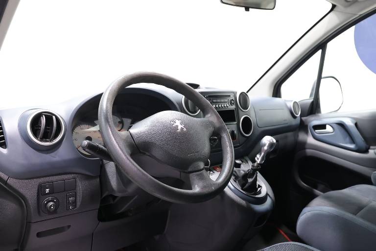 PEUGEOT Partner 5