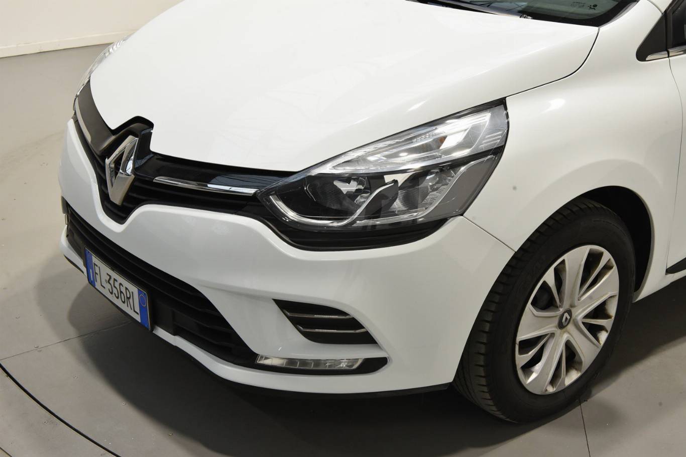 RENAULT Clio 36