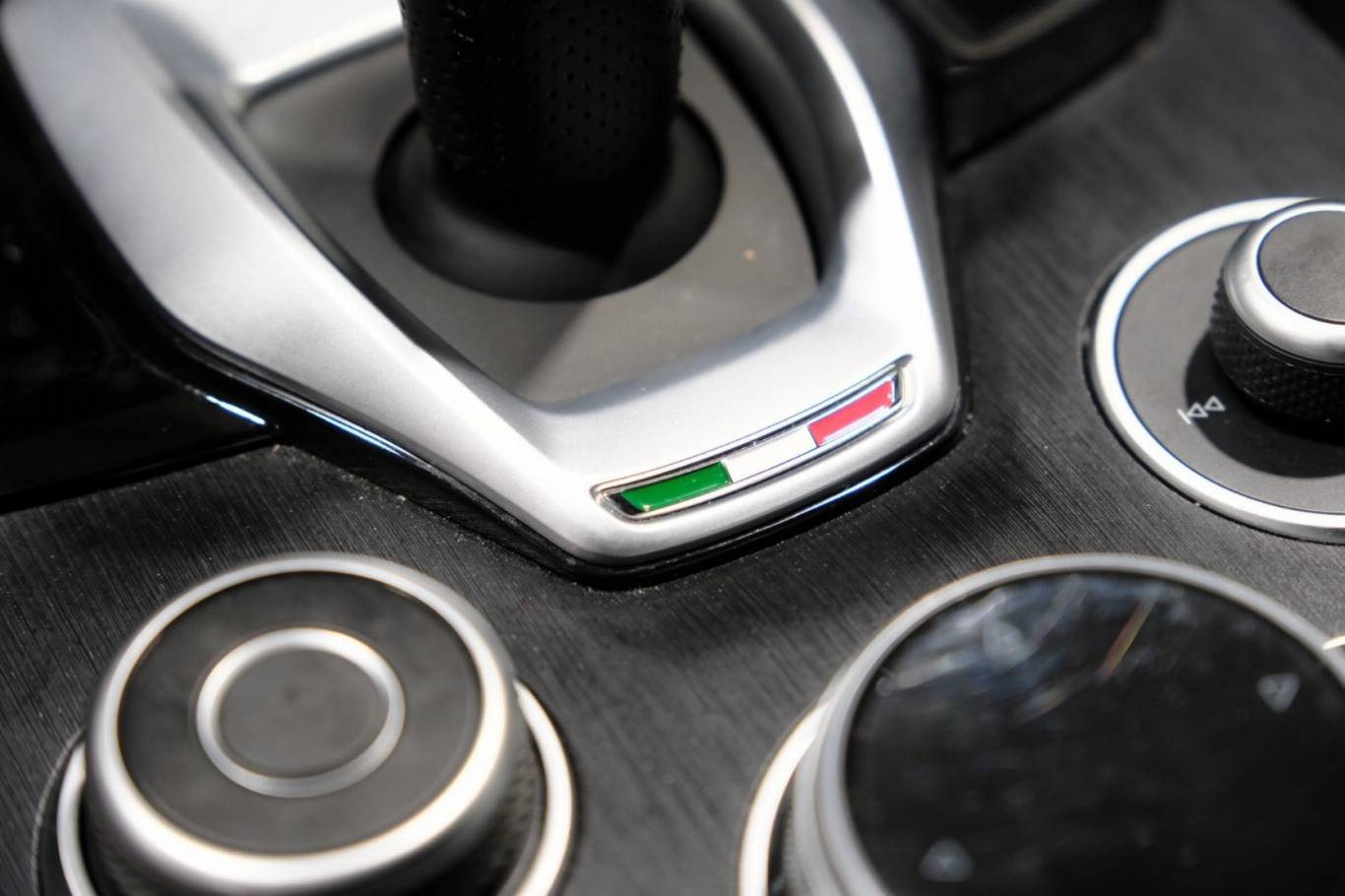 ALFA ROMEO Stelvio 27