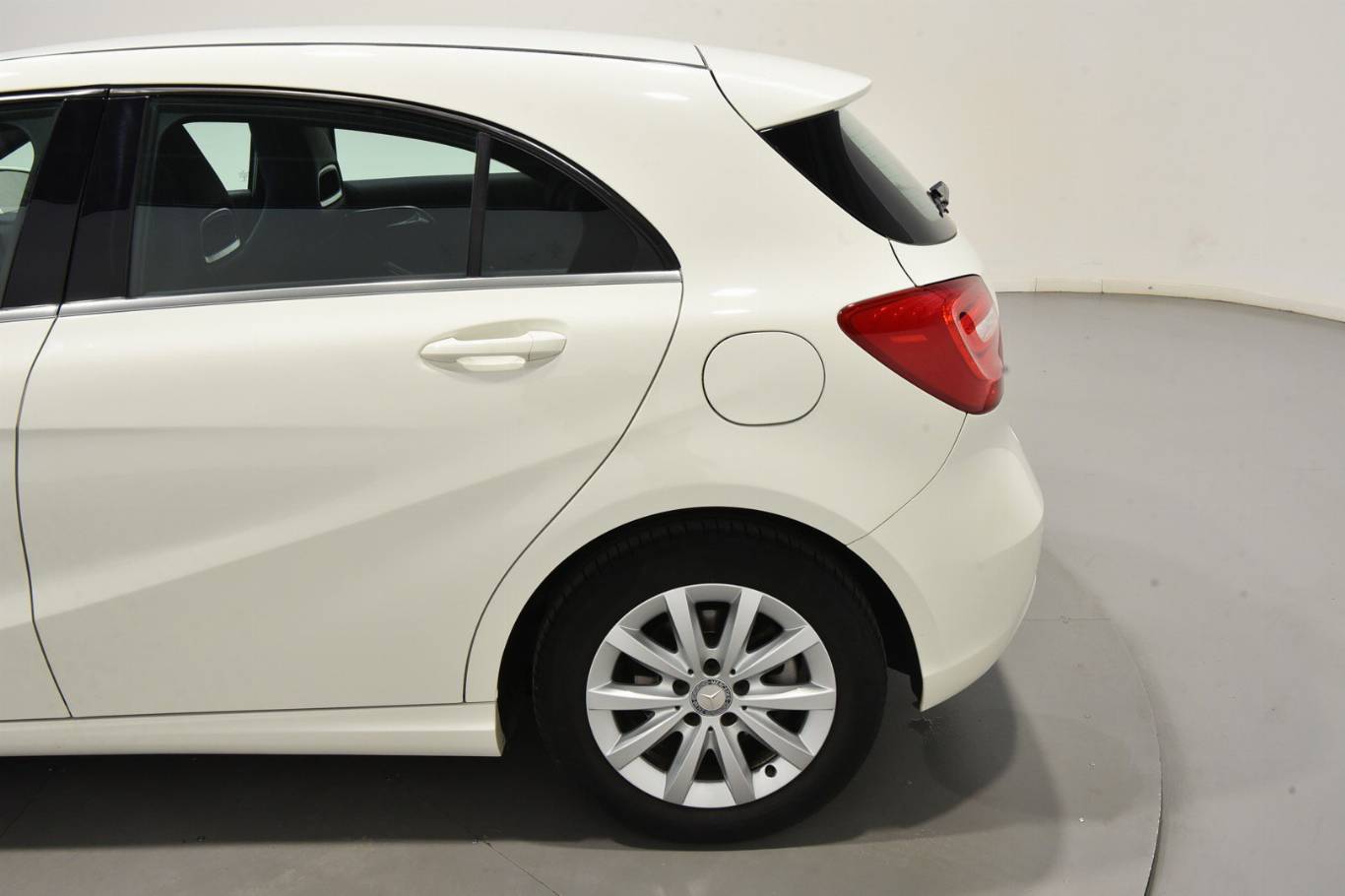 MERCEDES-BENZ A 180 46